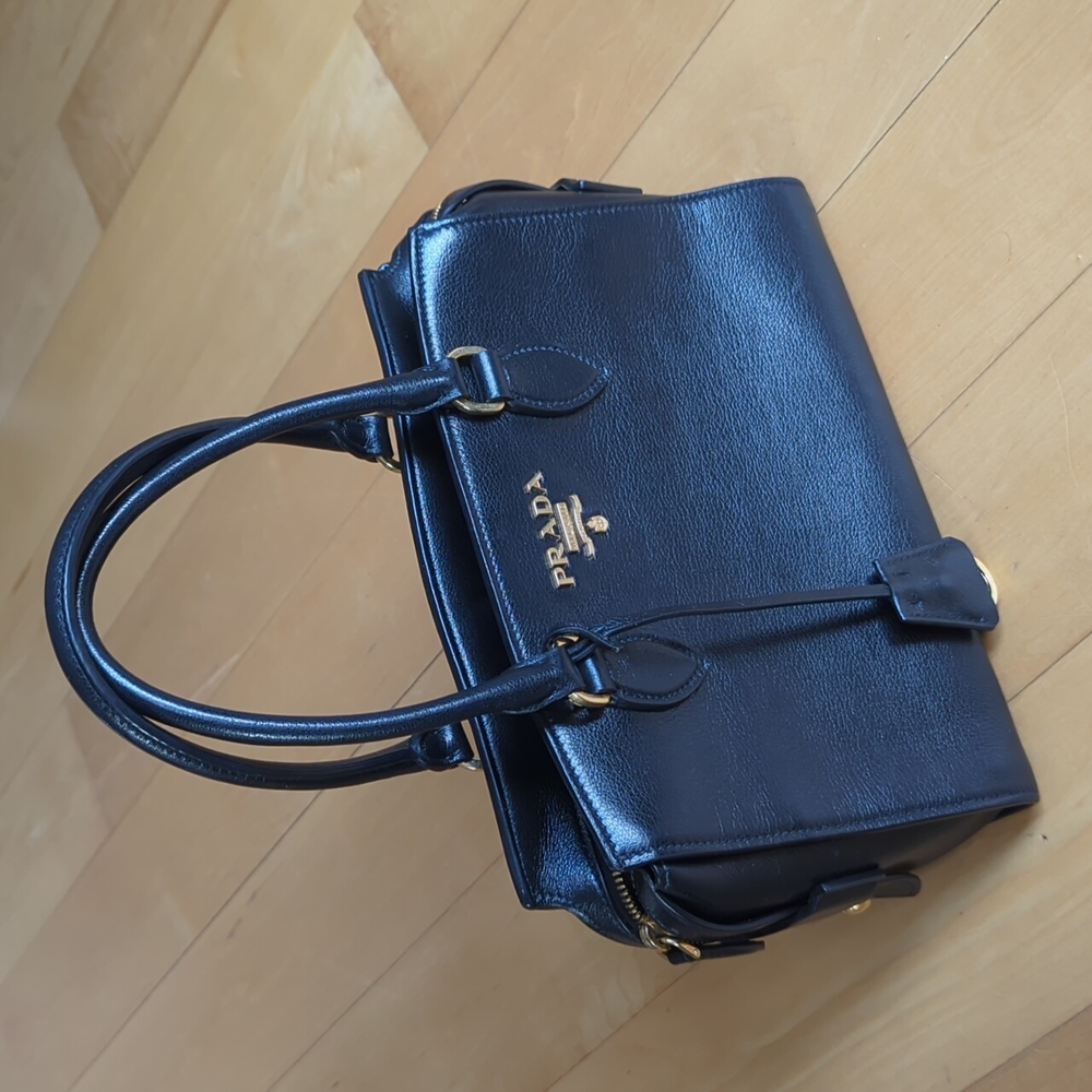 ✨ Holiday Sale✨ Prada Nero Glace Calf Black Leather Purse